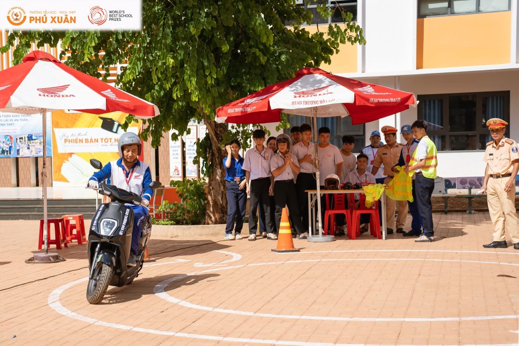 An toàn giao thông - Phu Xuan School (8)