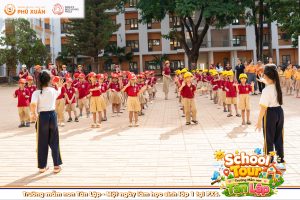 School Tour - Phu Xuan School (1)