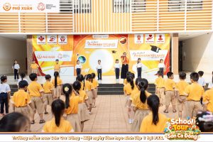 School Tour - Phu Xuan School (1)
