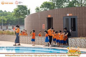 School Tour - Phu Xuan School